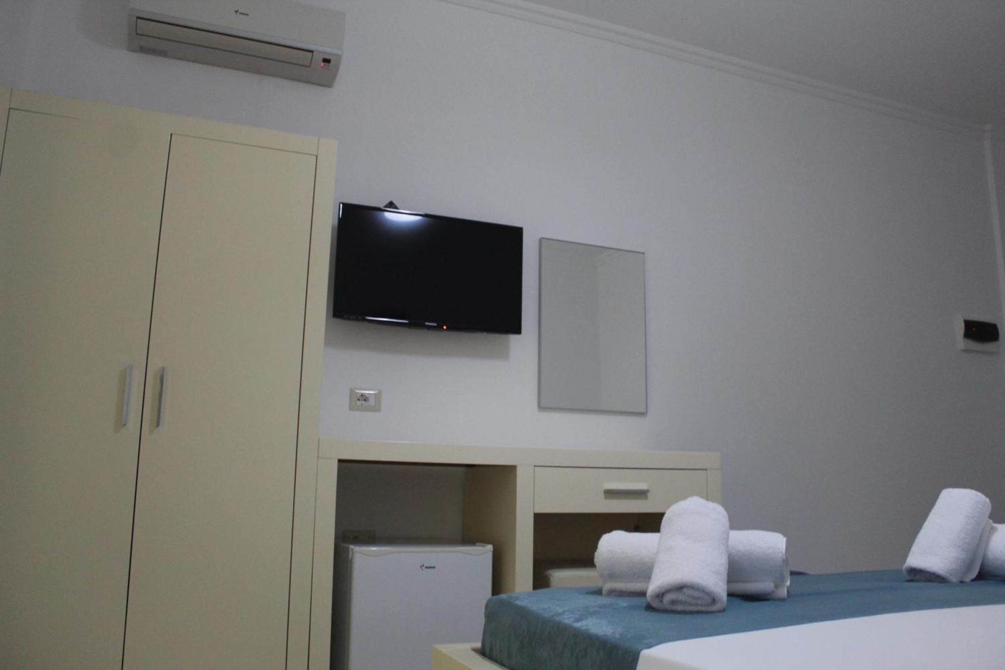 Hotel Agel Саранда Экстерьер фото