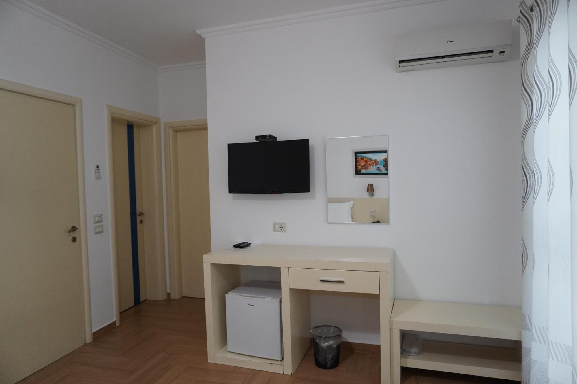 Hotel Agel Саранда Экстерьер фото